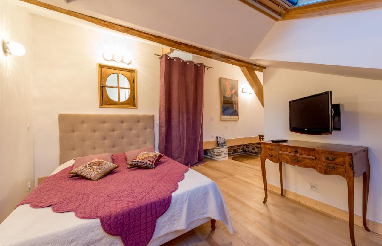 Au Cheval Blanc - Appartements Et Chambres D'Hotes Альбервиль Экстерьер фото