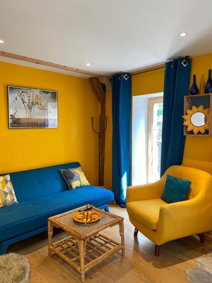 Au Cheval Blanc - Appartements Et Chambres D'Hotes Альбервиль Экстерьер фото
